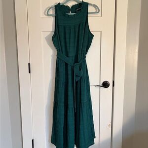 BloomChic Green Sleeveless Midi Dress